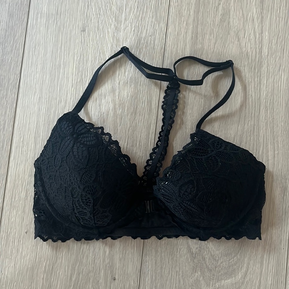 NWOT Victoria’s Secret black lace bra 34c